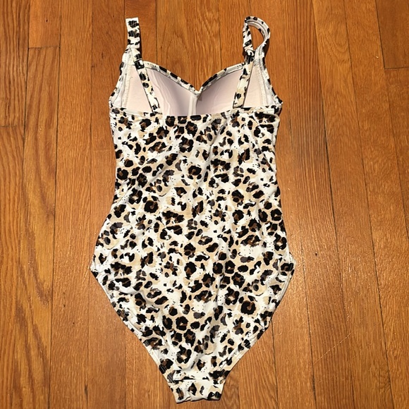 NWT Nip Tuck Swim one piece leopard print bathing suit with wrap top & ruching - Picture 4 of 16